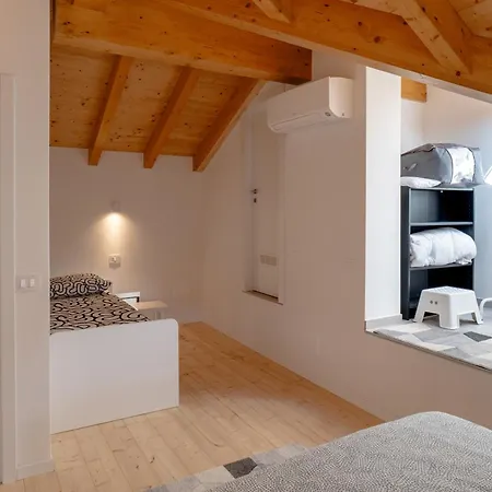 Casa Quadrifoglio - Borromeo 인트라